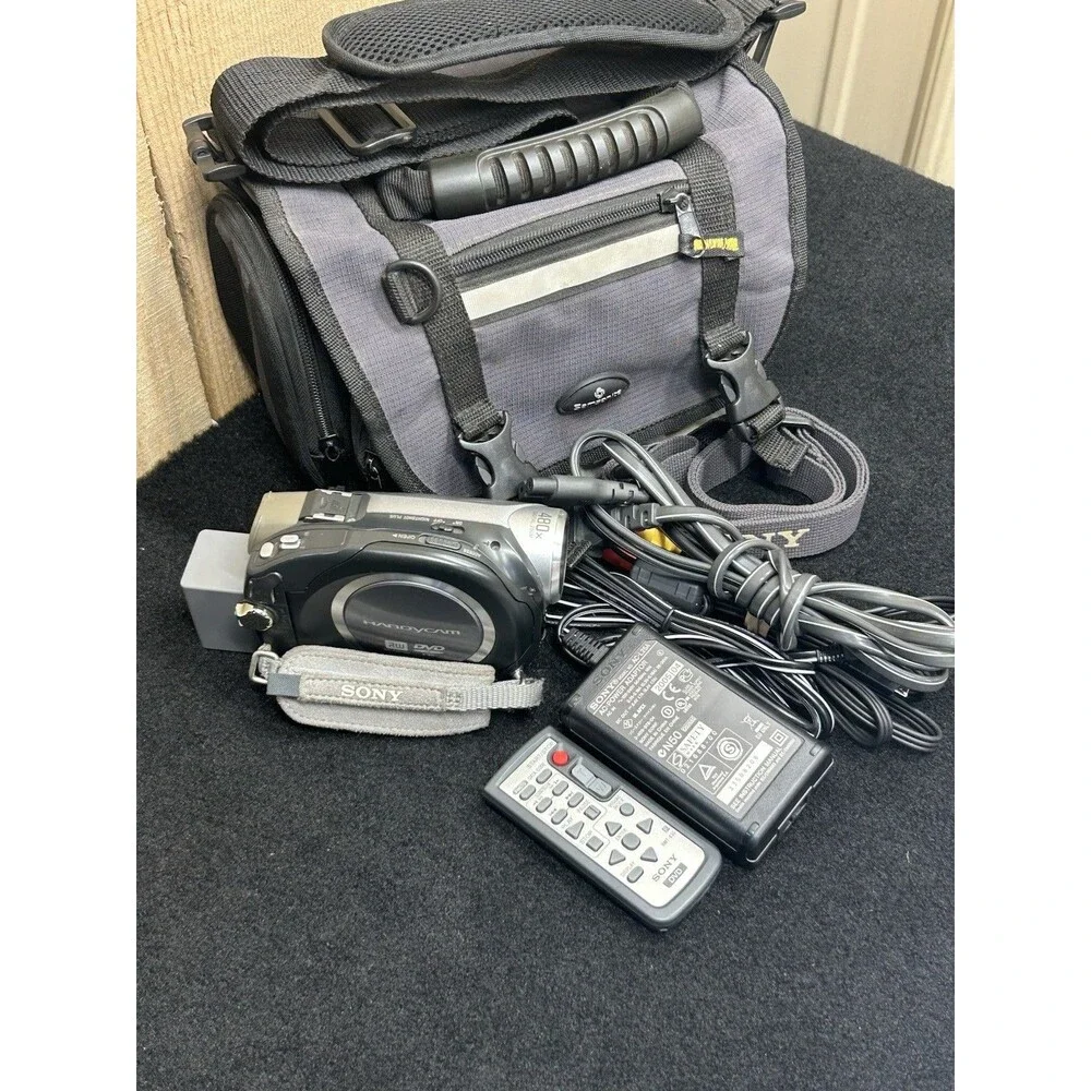 Sony Handycam DCR-DVD 203 DVD Camcorder 12x Optical Zoom with Accesories B-17